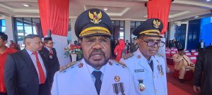 BERNARD MANDACAN PIMPIN UPACARA HUT RI KE 80 TAHUN DI KAB. MANOKWARI SELATAN.
