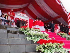 Upacara HUT RI di SBB Tetap Khidmat di Bawah Langit Mendung.