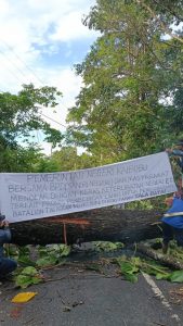 Setelah Nuruwe, Warga Kaibobo Blokade Jalan di SBB; Pembangunan Batalyon TNI Jadi Pemicu